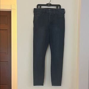 NYDJ Dark Blue Skinny Ami Jeans – Size 8 👖💙